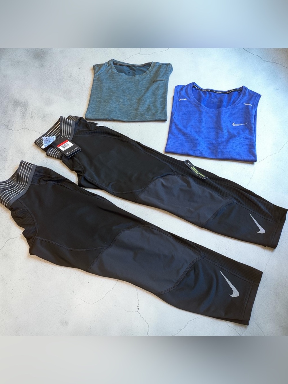 Nike Men’s Four Piece Athletic wear All Large. One pair of leggings NWT.
